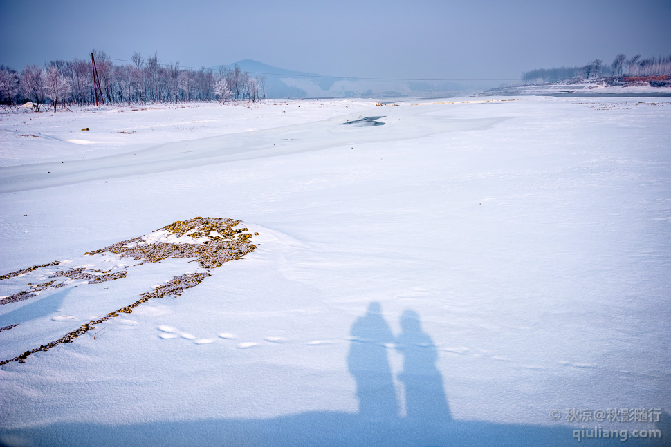 雪地上的影子