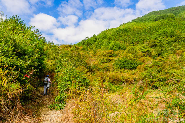 麻连岱往烧香岩